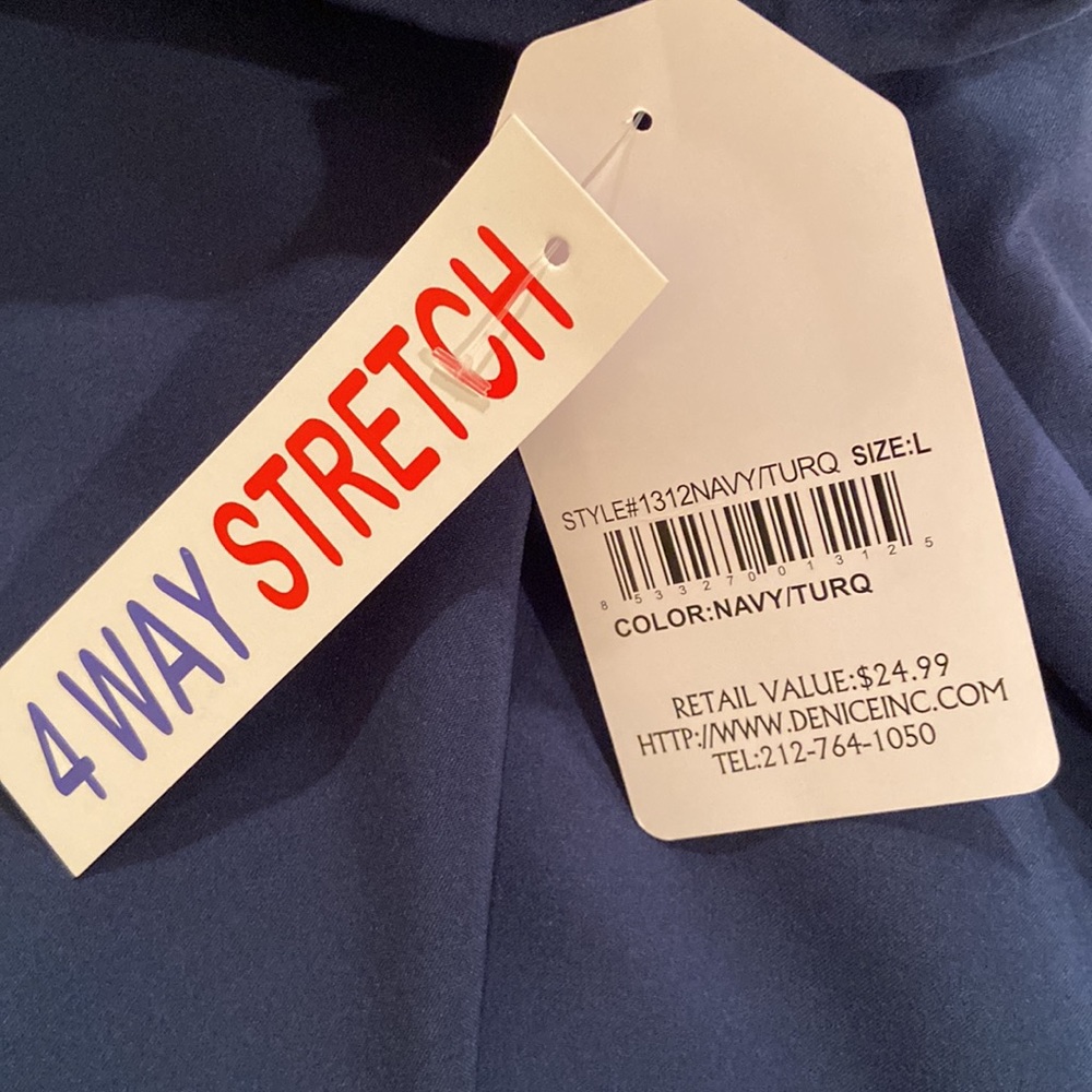 NWT Scrub Top - Picture 7 of 8